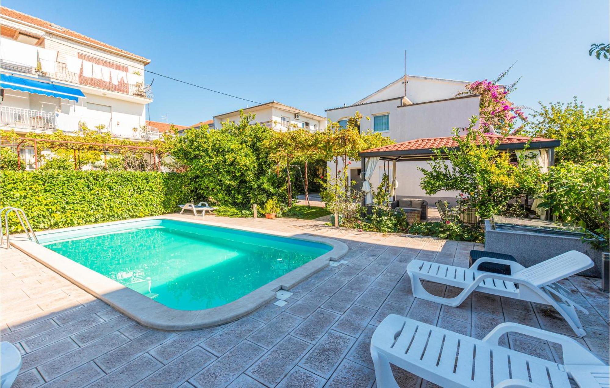 Stunning Apartment In Kastel Stari With Wifi Каштела Экстерьер фото
