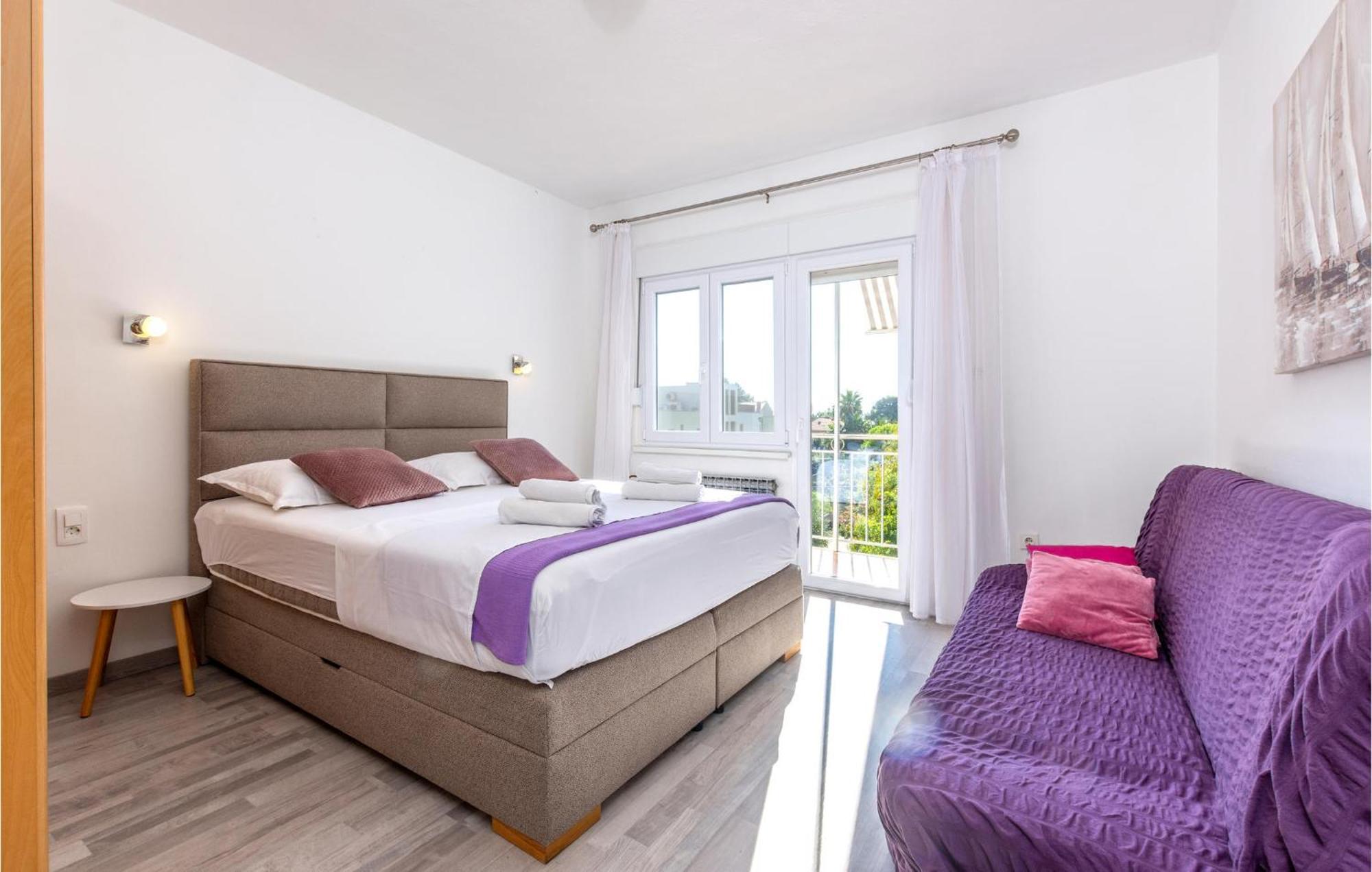 Stunning Apartment In Kastel Stari With Wifi Каштела Экстерьер фото