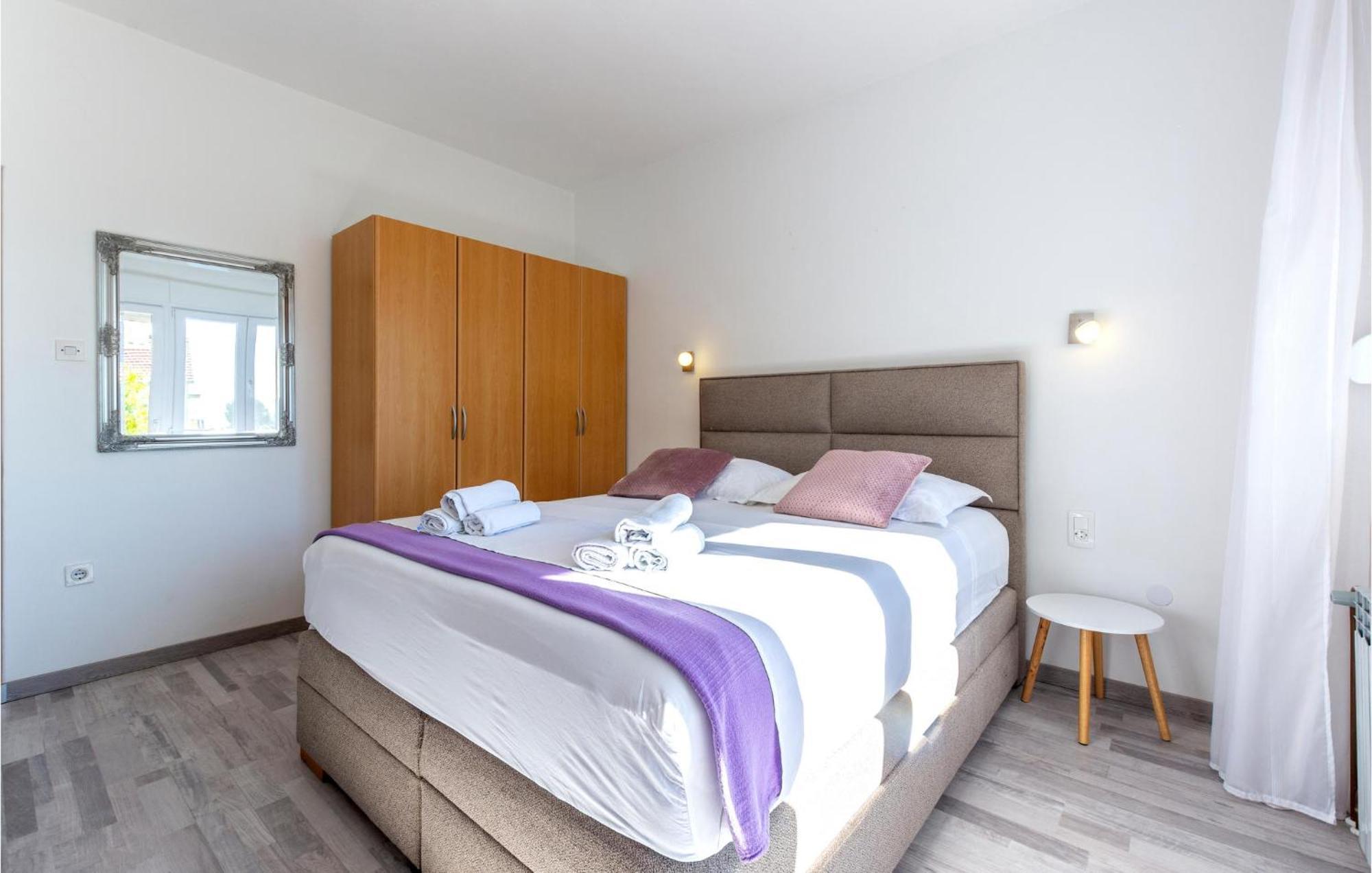Stunning Apartment In Kastel Stari With Wifi Каштела Экстерьер фото
